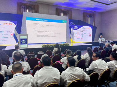 Dr. Luis Alfonso Pachón at the XX Poultry Congress in El Salvador